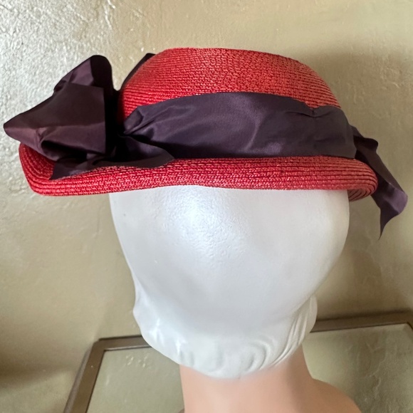 ADORABLE 1940s\' RED STRAW HAT WITH BURGUNDY TAFFETA BOWS and GLOVES main image 4